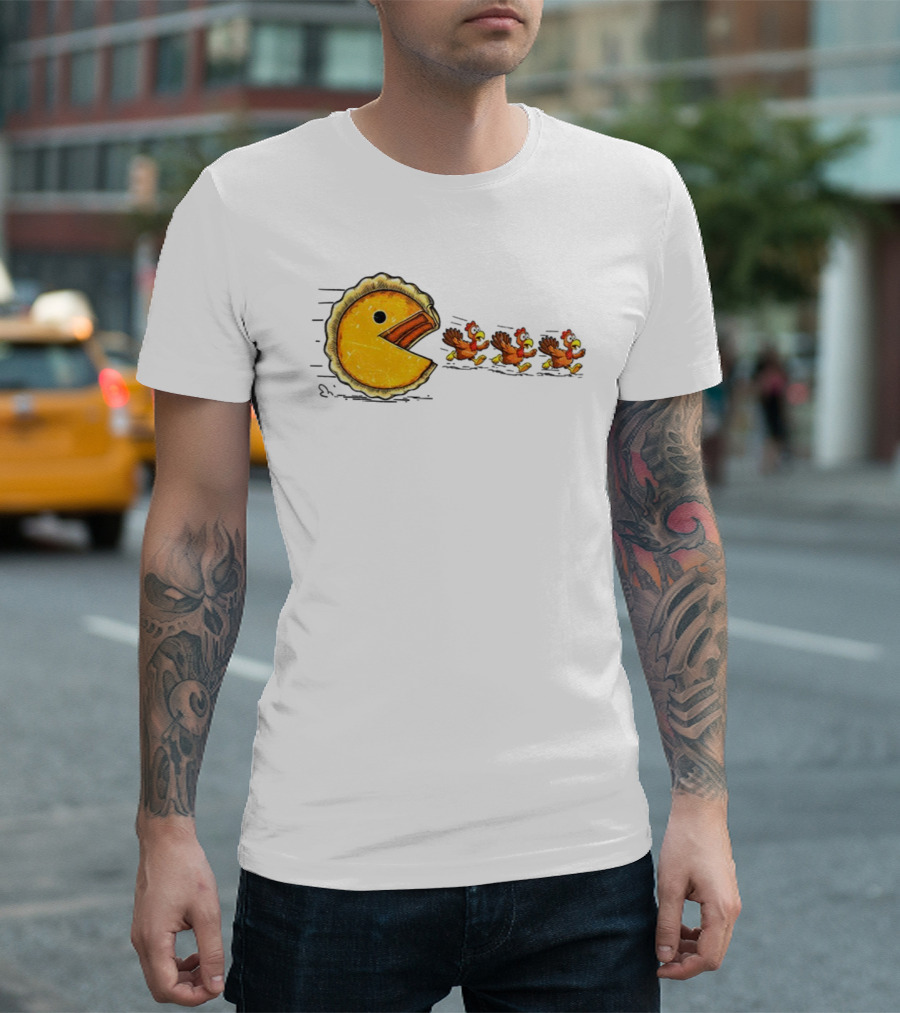 Thanksgiving Turkey Chase With Retro Pumpkin Pie Eating Game Theme T-Shirt