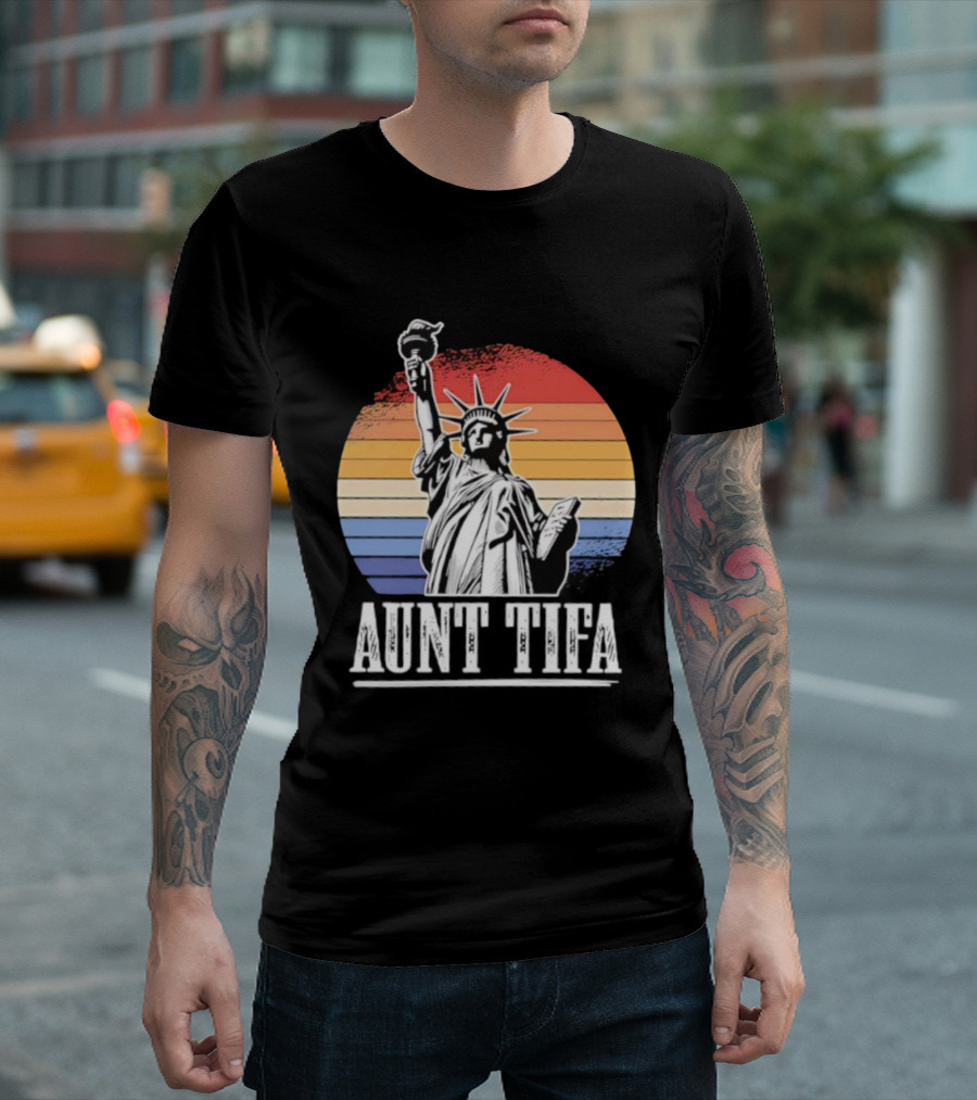 Statue Of Liberty Aunt Tifa Vintage Retro Stripes T-Shirt