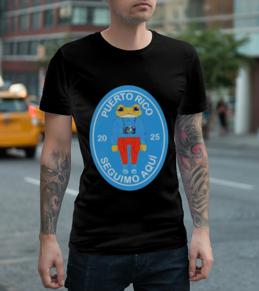 DeBi Frog Puerto Rico Seguimos Aquí 2025 T-Shirt