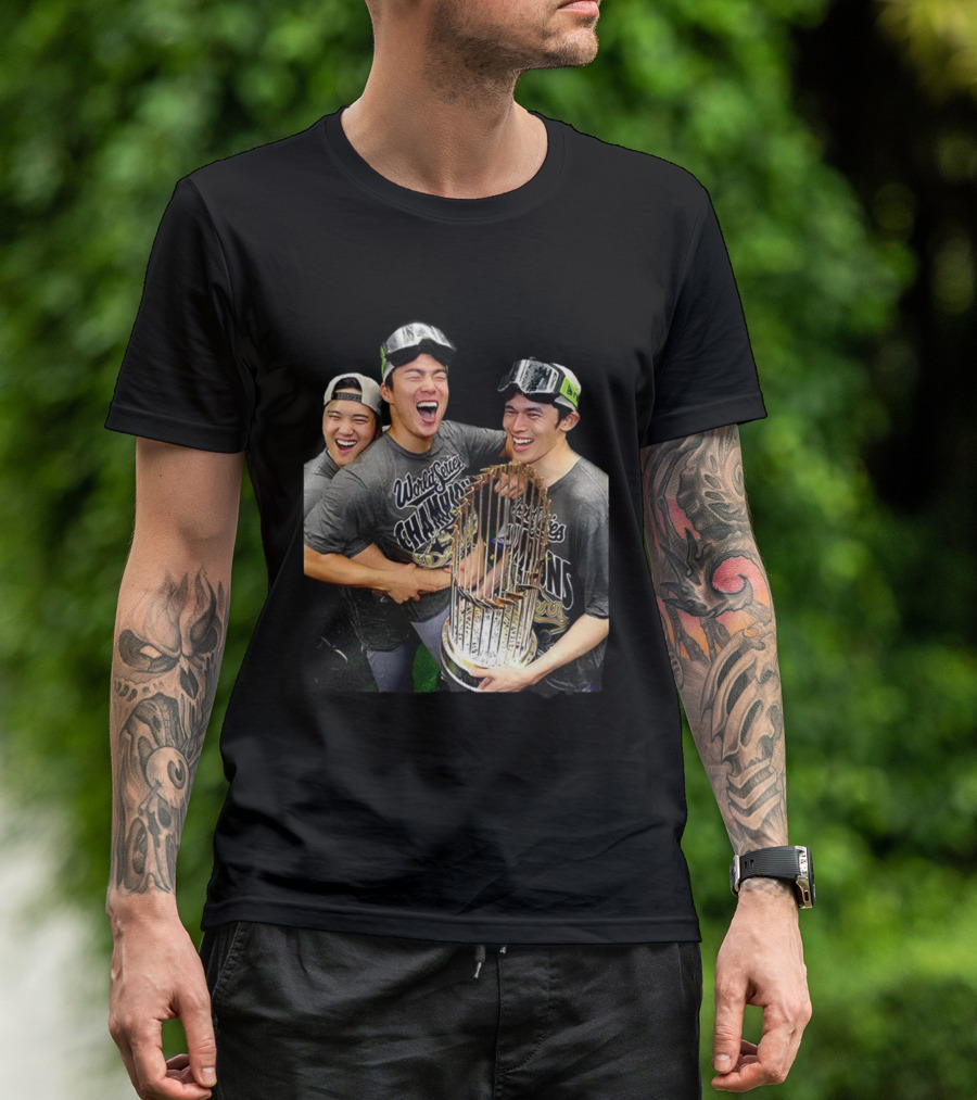 World Series Champions 2025 Yoshinobu Yamamoto Rōki Sasaki Shohei Ohtani Celebration T-Shirt
