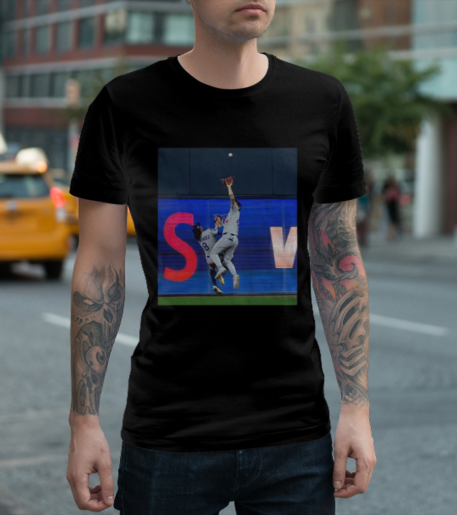 Kike Hernandez Andy Pages Dodgers Catch MLB World Series Action T-Shirt