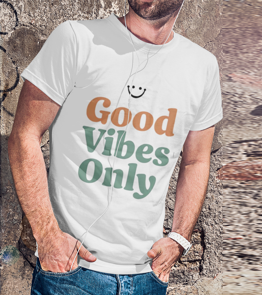 Good Vibes Only Retro Smile Iconic Phrase 70s Style T-Shirt
