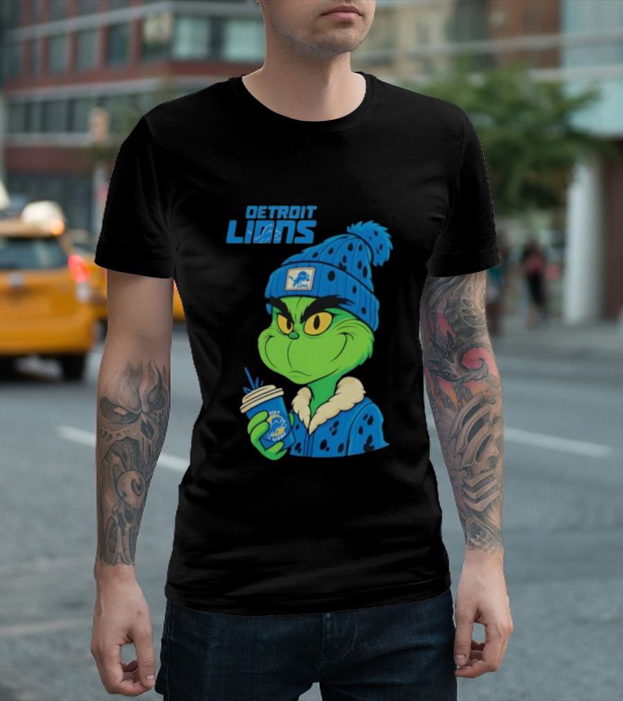 Detroit Lions Grinch Christmas Hat Coffee Cup T-Shirt