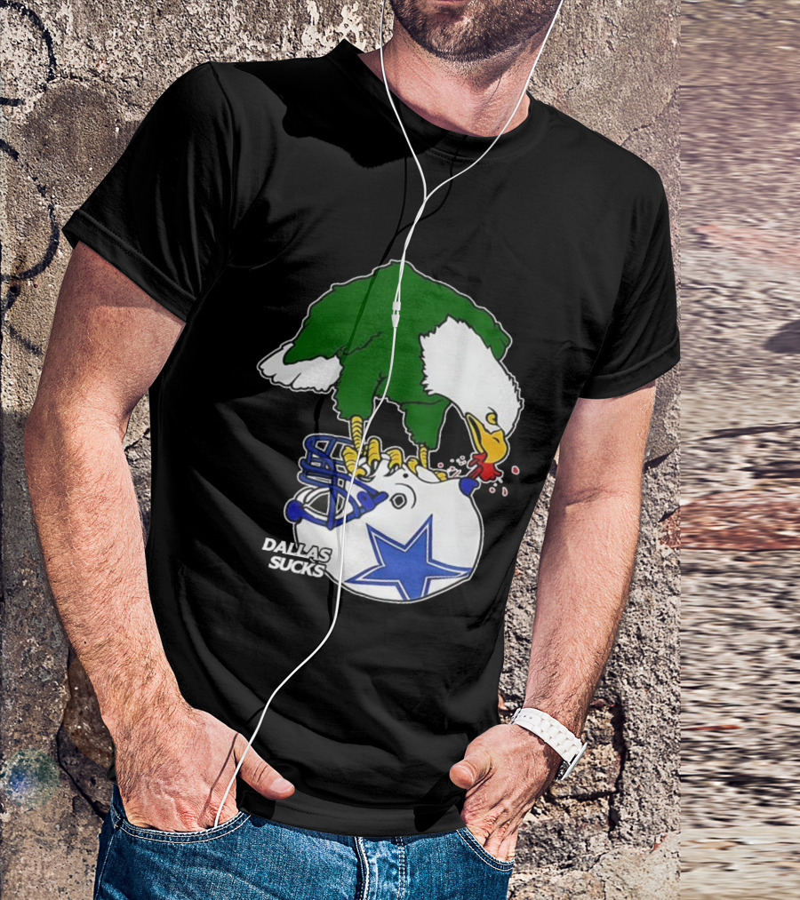 Philadelphia Eagles Pecking Dallas Helmet Dallas Sucks T-Shirt