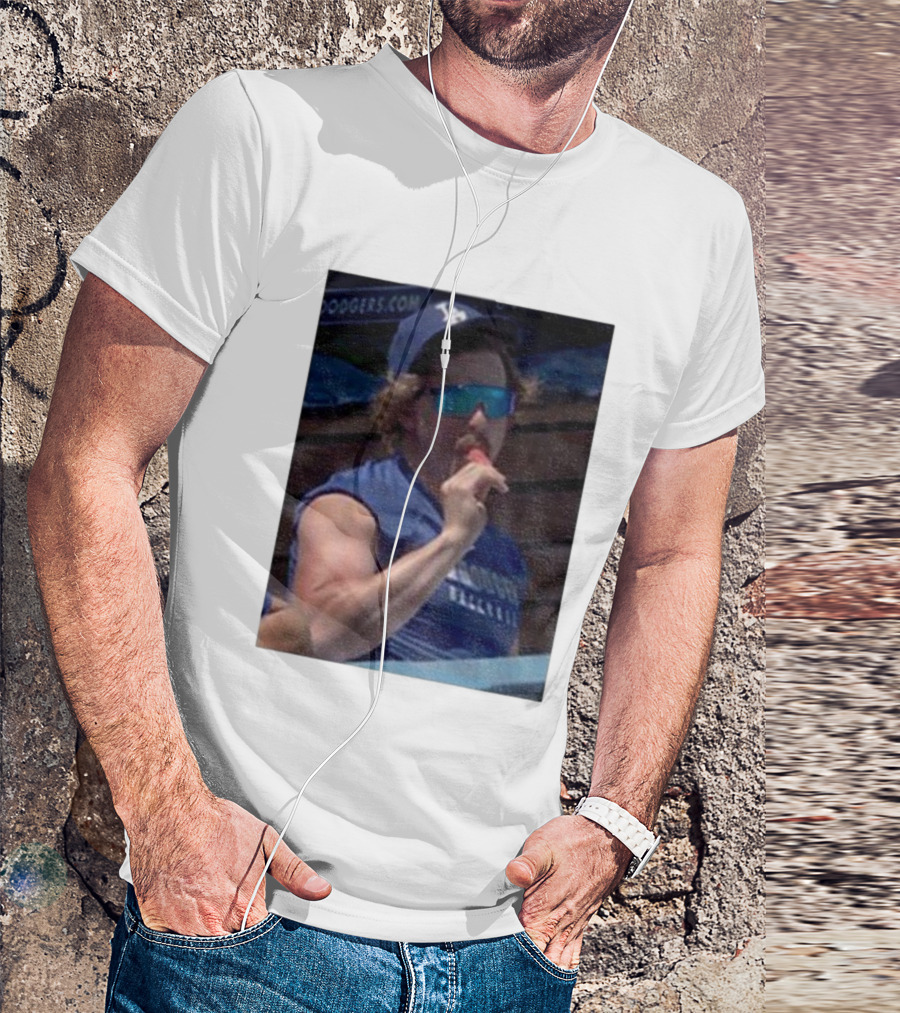 Dodgers Kike Hernandez Eating Popsicle Photo With LA Cap T-Shirt