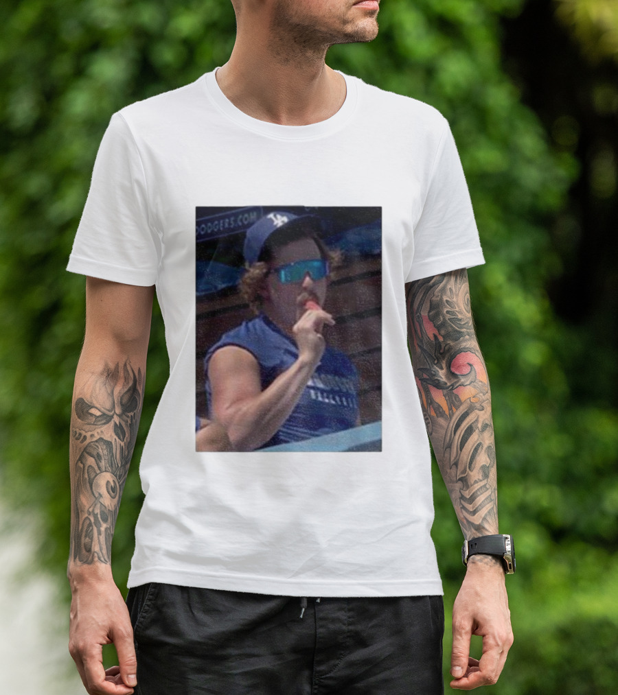 Dodgers Kike Hernandez Eating Popsicle Photo With LA Cap T-Shirt