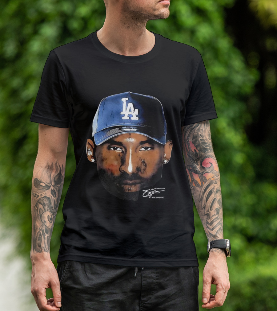 Kobe Bryant LA Dodgers Big Face Signature Cap T-Shirt