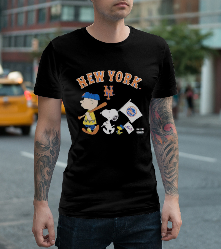 New York Mets Peanuts Characters Charlie Brown Snoopy Woodstock T-Shirt