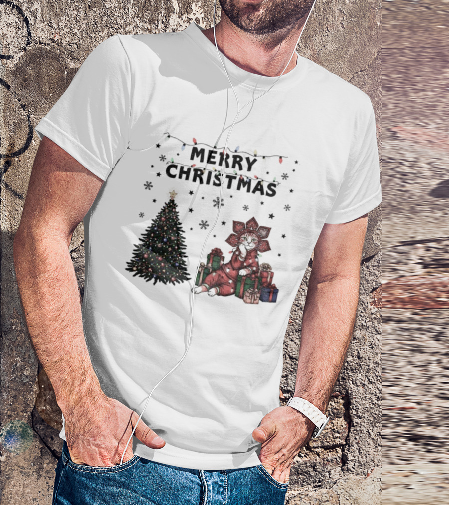 Cute Cat With Gifts Christmas Tree Lights Merry Christmas T-Shirt