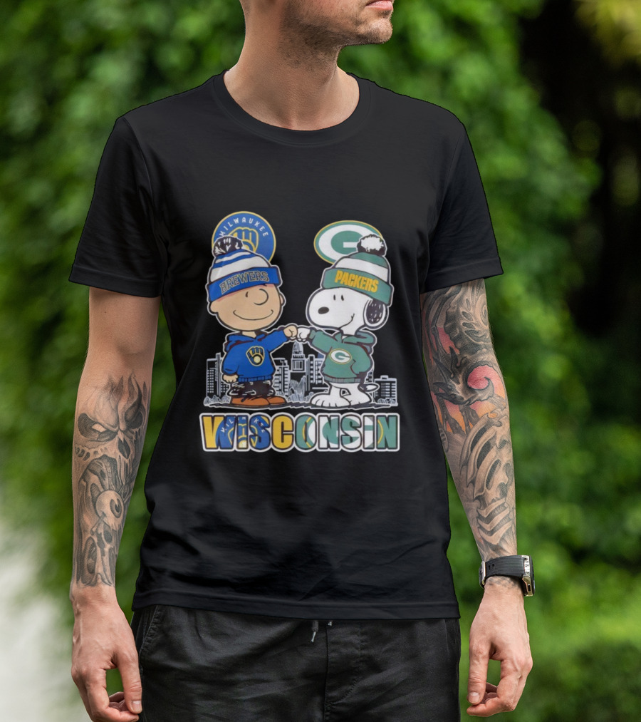 Charlie Brown Snoopy Wisconsin Milwaukee Brewers Green Bay Packers Apparel T-Shirt