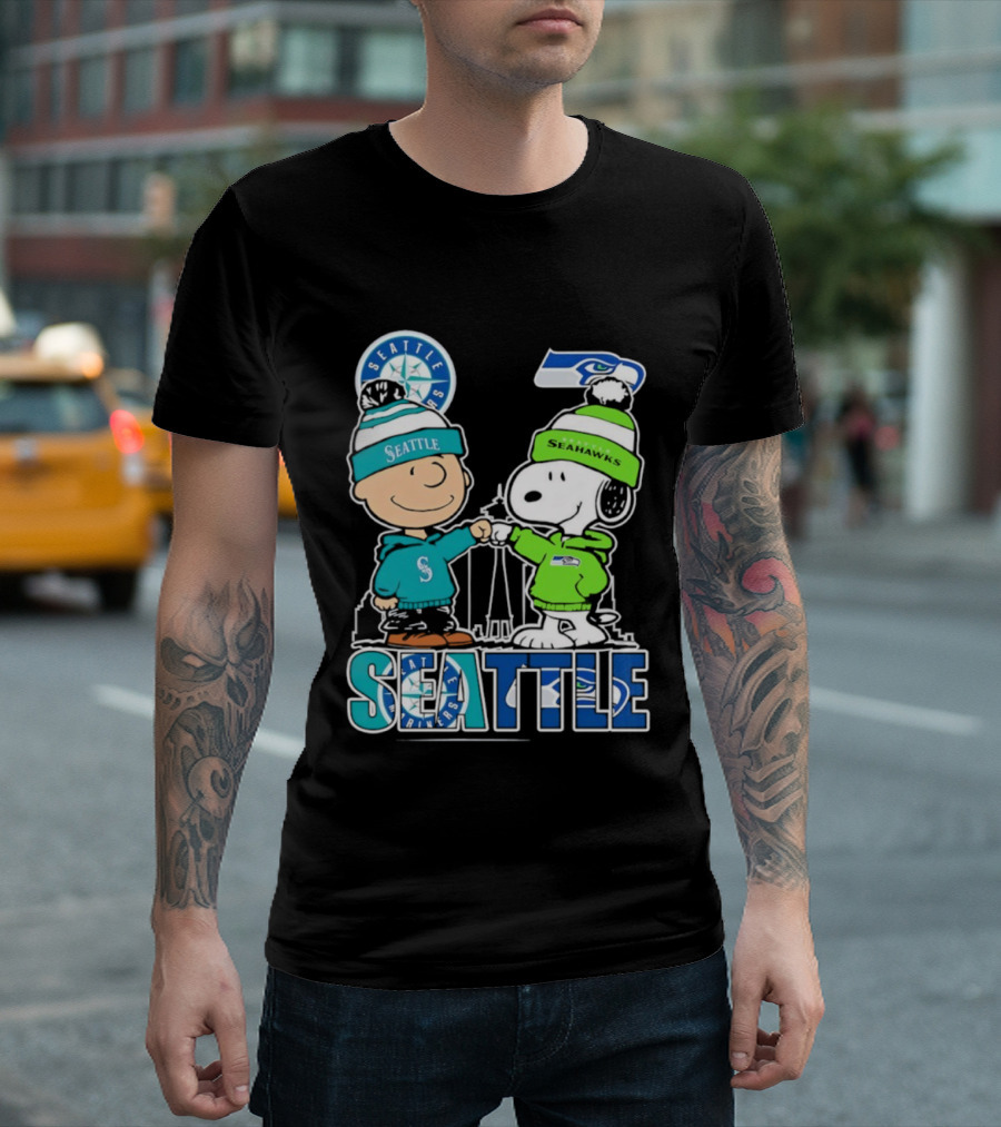 Charlie Brown Snoopy Seattle Seahawks Mariners Fist Bump T-Shirt