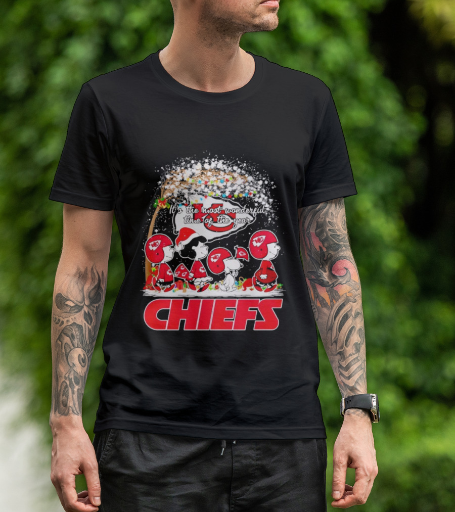 Peanuts Kansas City Chiefs Christmas Tree Wonderful Time Of The Year T-Shirt