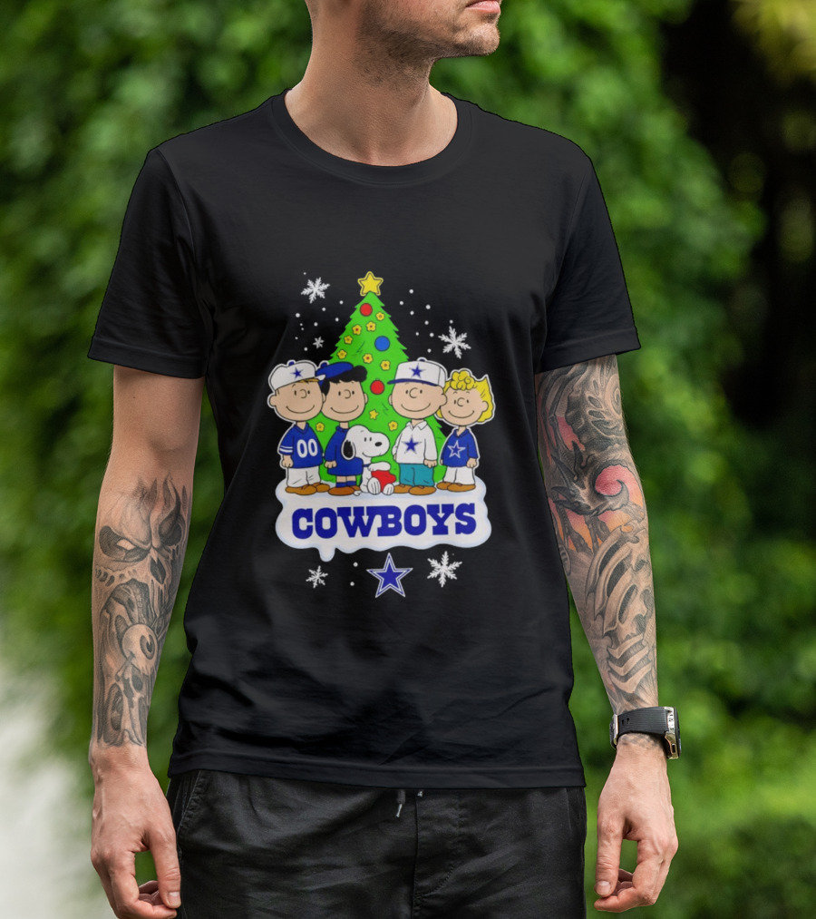 Peanuts Christmas With Dallas Cowboys NFL Team Snoopy And Friends T-Shirt