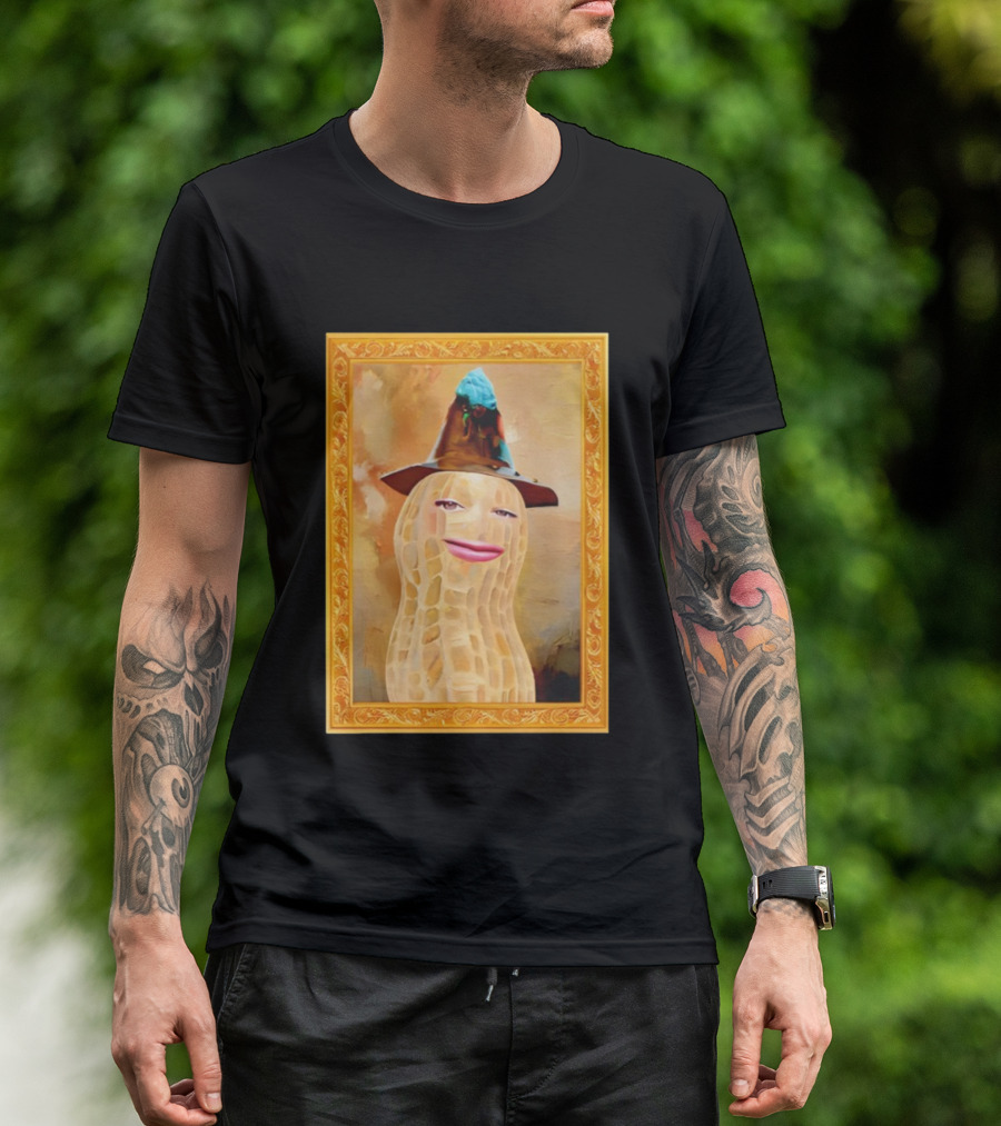 Theburntpeanut Renaissance Portrait With Hat And Blue Figurine T-Shirt