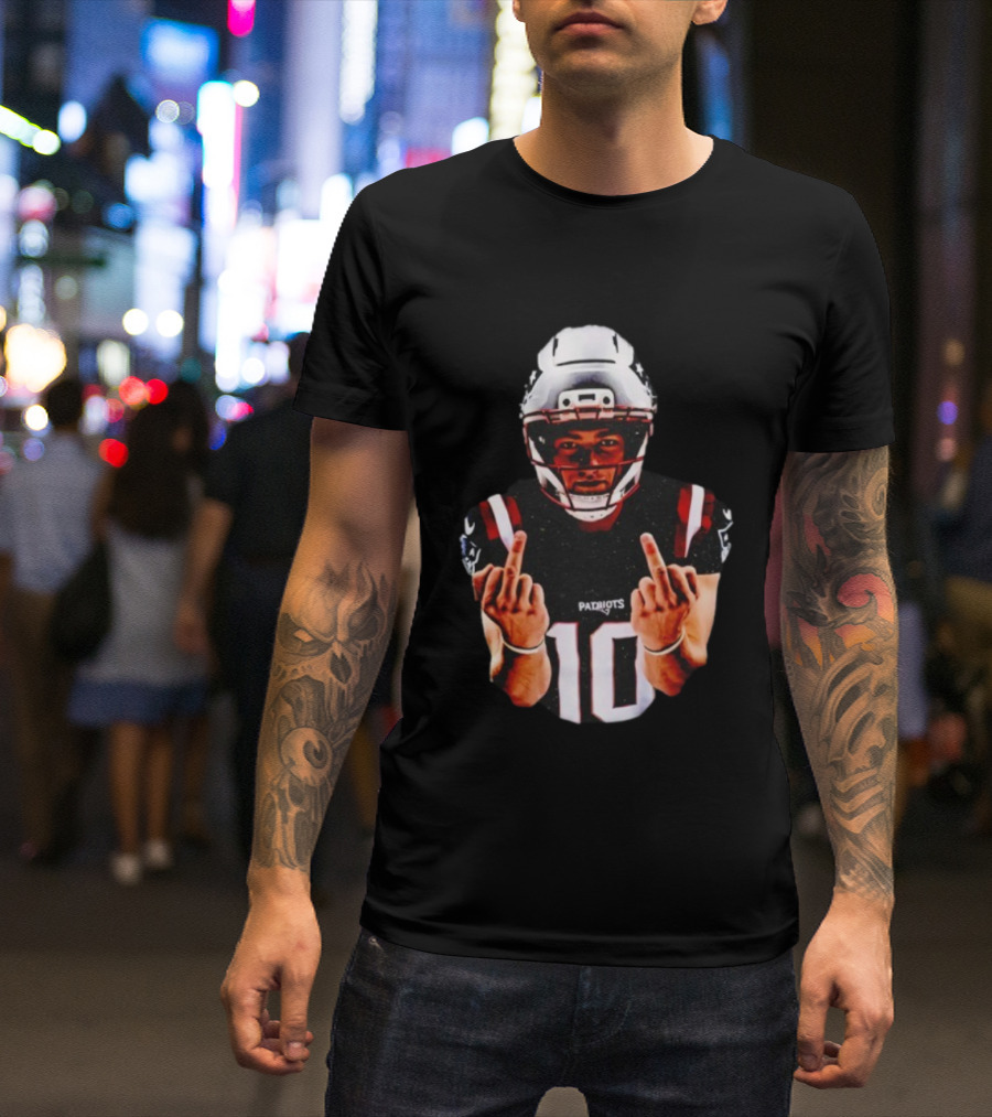 Tom Brady New England Patriots Middle Finger Gesture T-Shirt