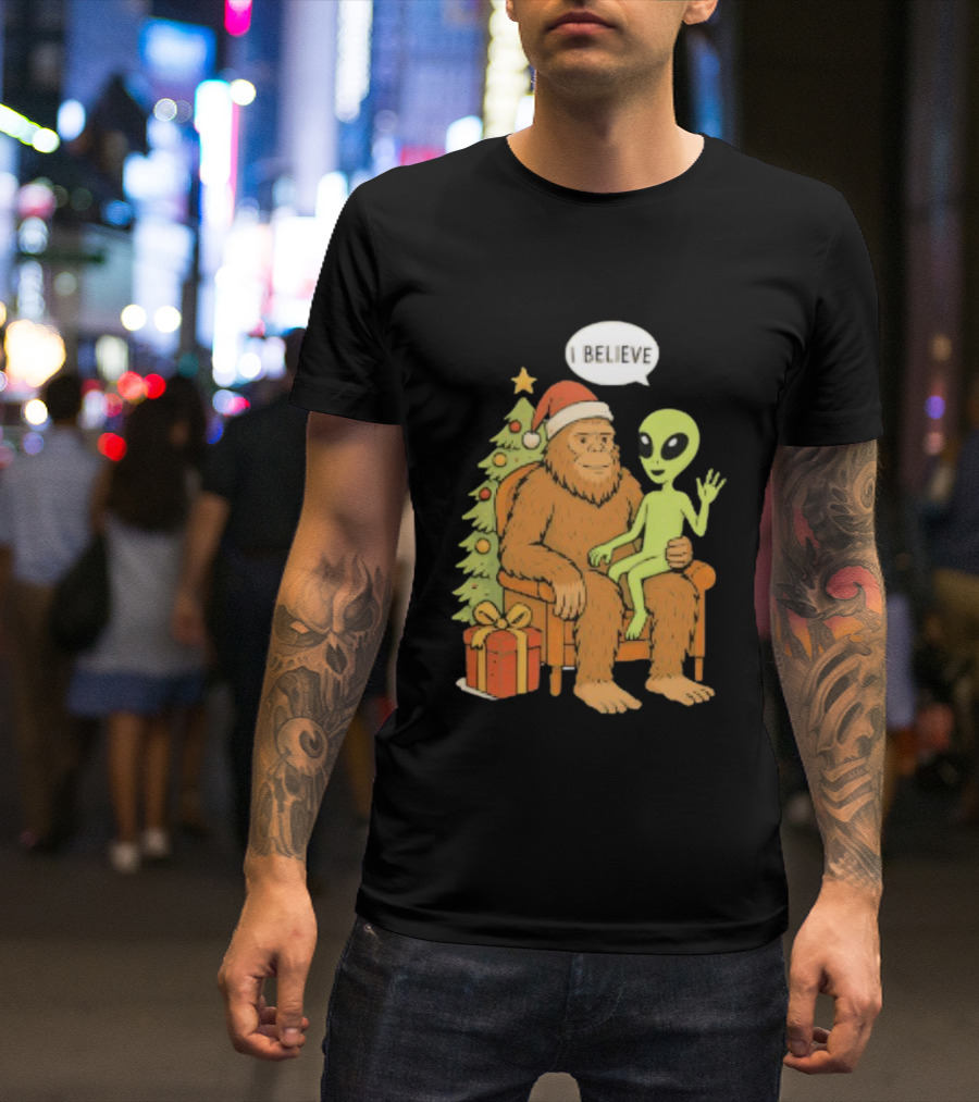 Santa Bigfoot Alien UFO I Believe Paranormal Christmas T-Shirt