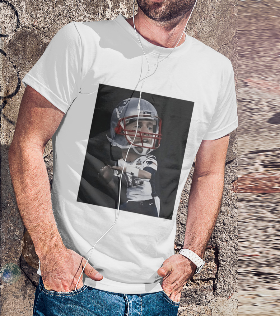 Tom Brady New England Patriots Caricature Super Bowl MVP Quarterback 12 Football Helmet T-Shirt