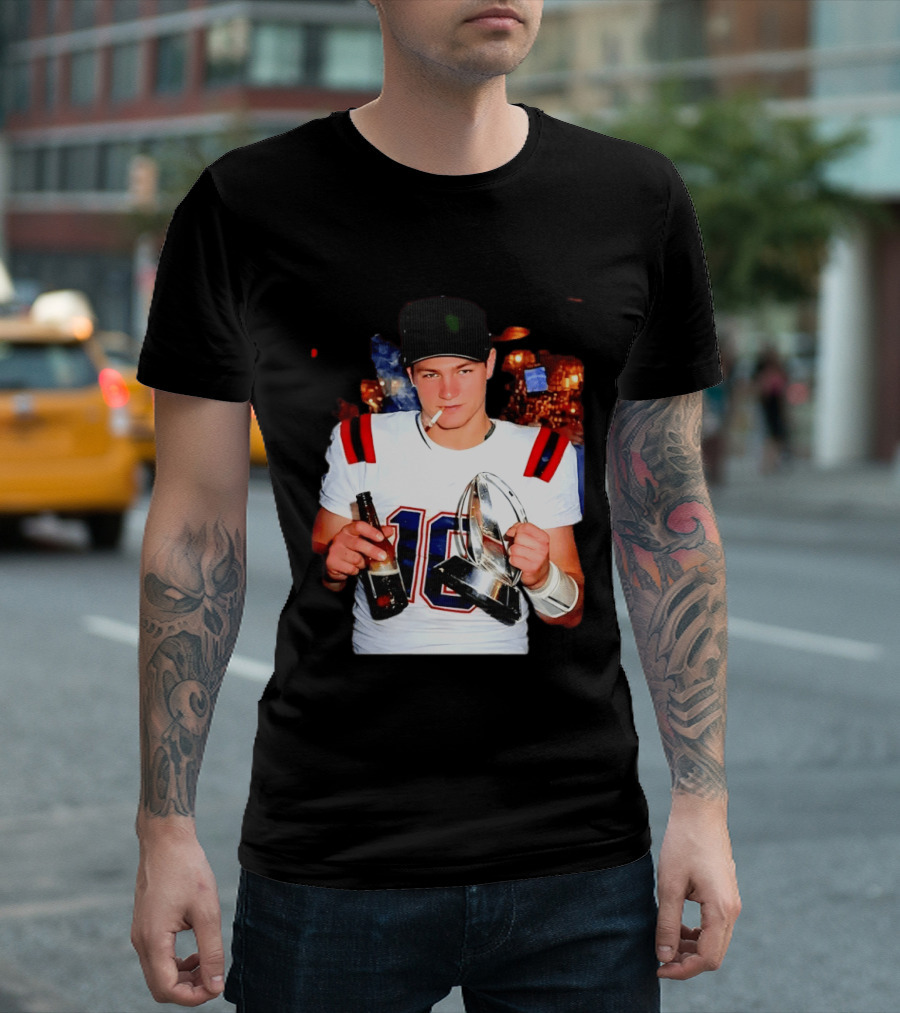 New England Patriots 16 Smoking Beer Trophy T-Shirt