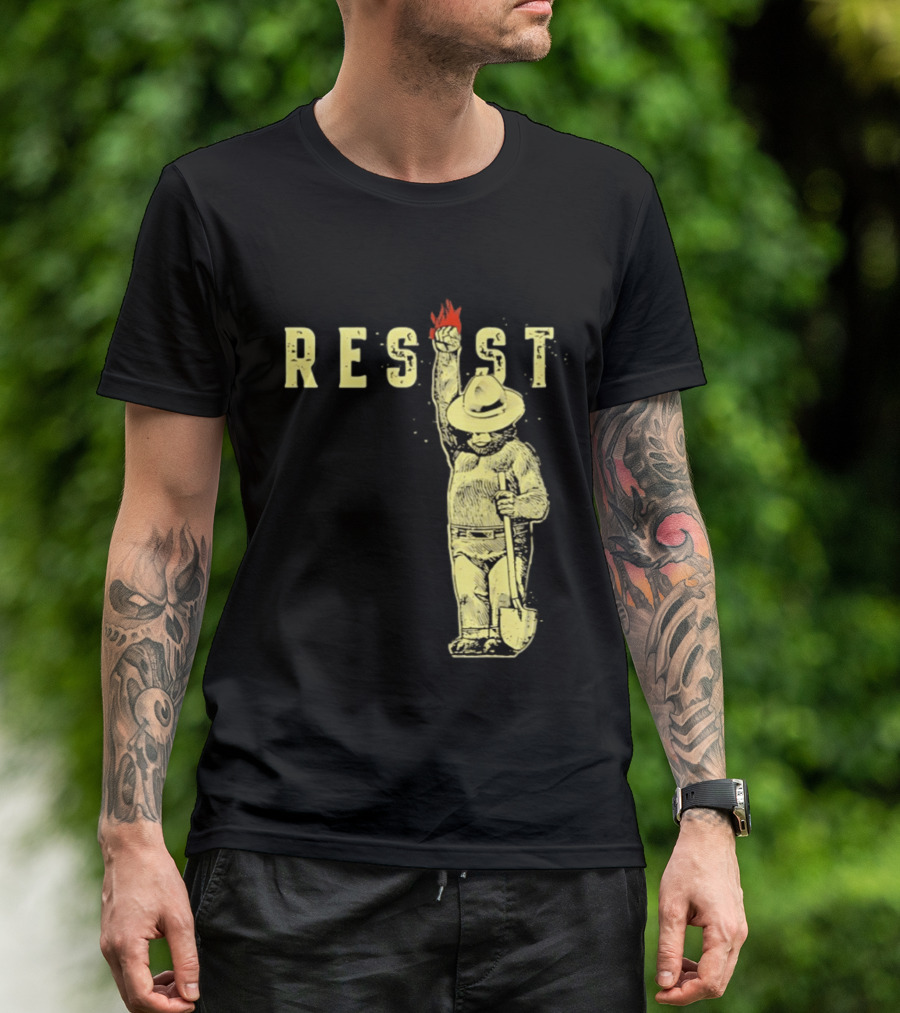 Protect Our National Parks Bear Resist Fist Fire Shovel T-Shirt