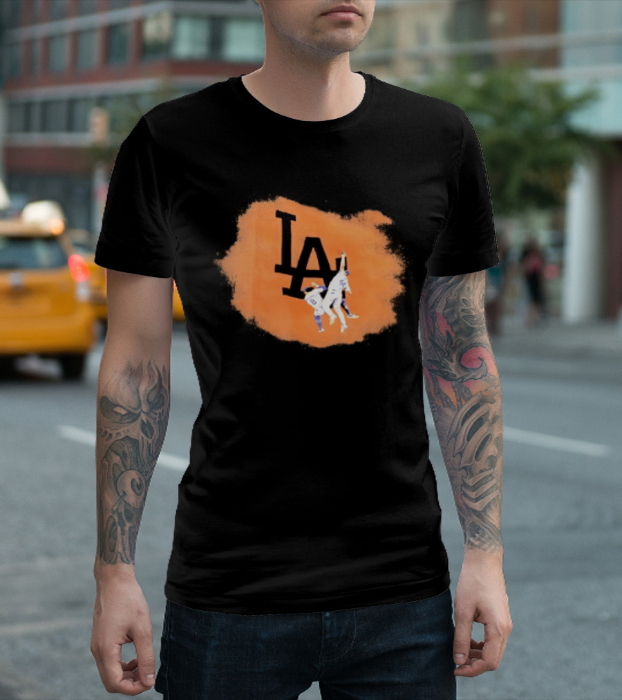 Los Angeles Dodgers Kike Hernandez Manny Machado Highlight Catch T-Shirt