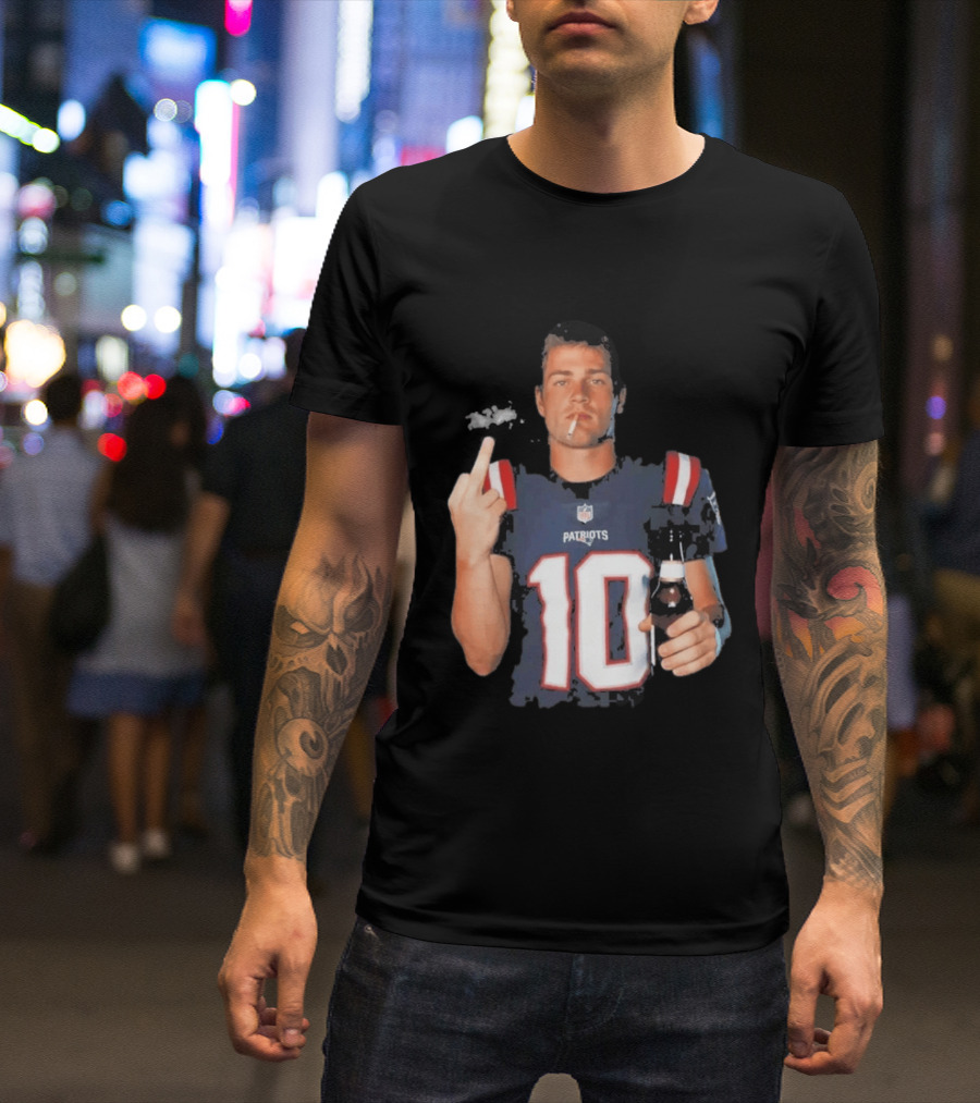 Patriots Number 10 Middle Finger Gesture Smoking Beer T-Shirt