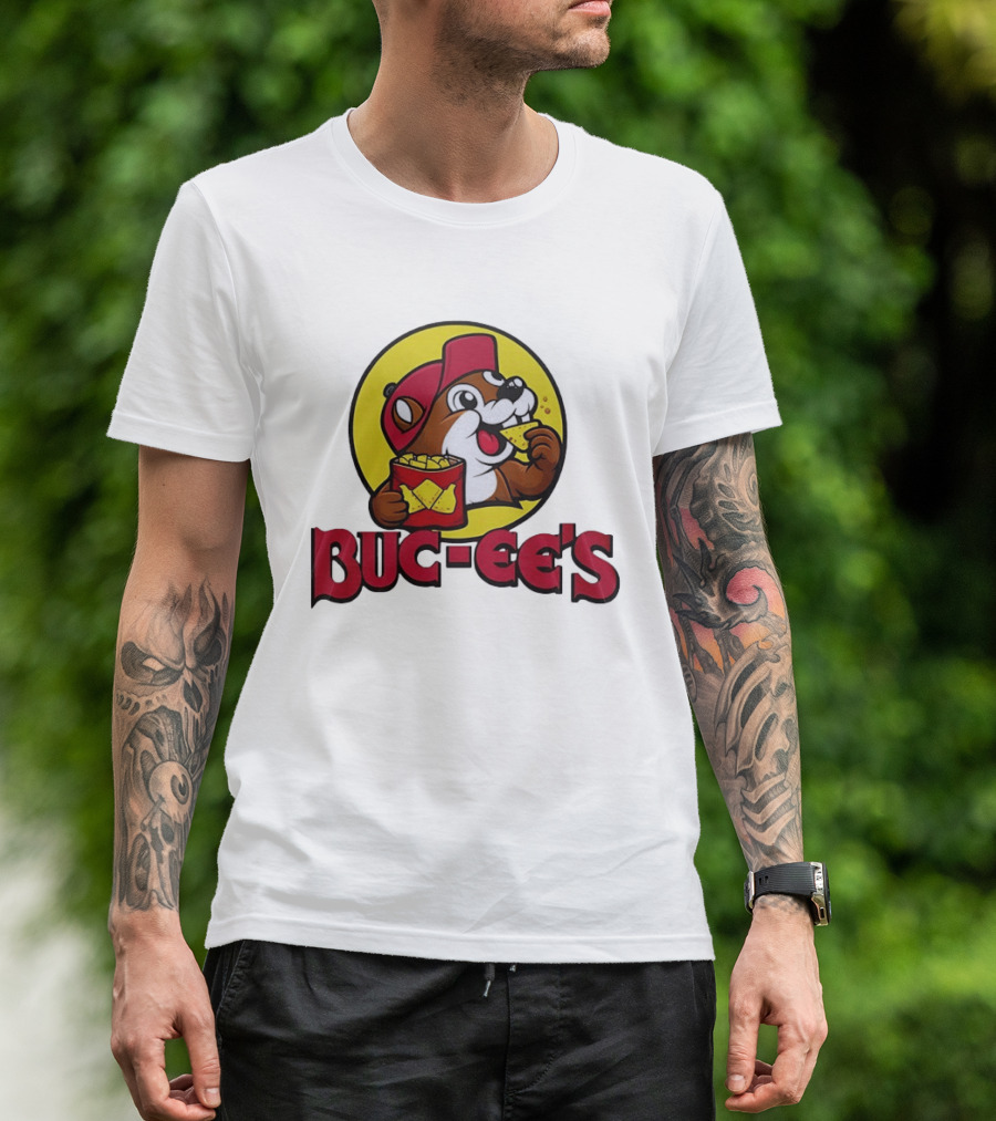 Buc Ee's Beaver Eating Snack T-Shirt