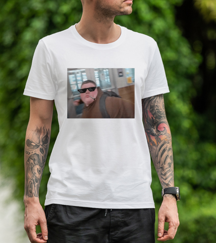 I Friggin Love This Kid Thug Life Meme Smoking Sunglasses T-Shirt