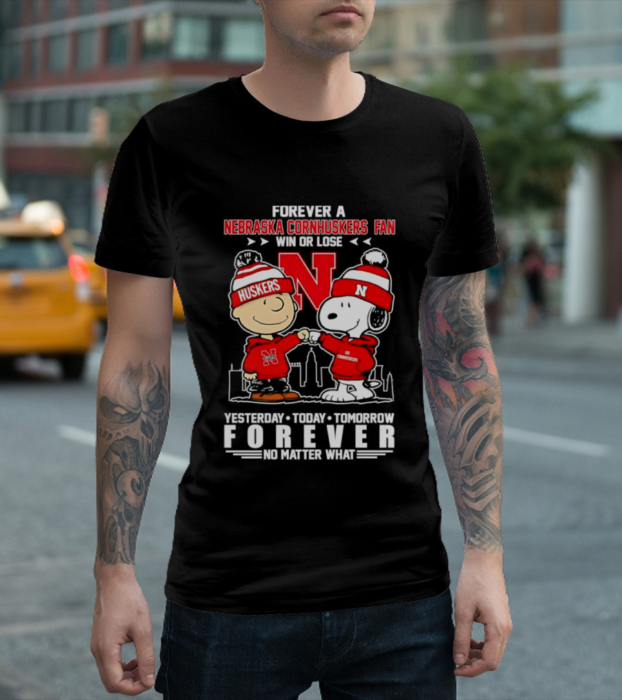 Forever A Nebraska Cornhuskers Fan Charlie Brown Snoopy Huskers Forever No Matter What T-Shirt