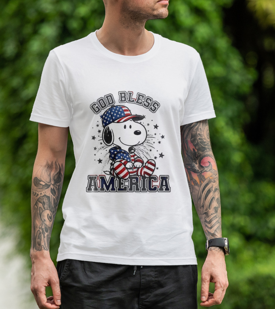 Peanuts Snoopy God Bless America Stars And Stripes T-Shirt