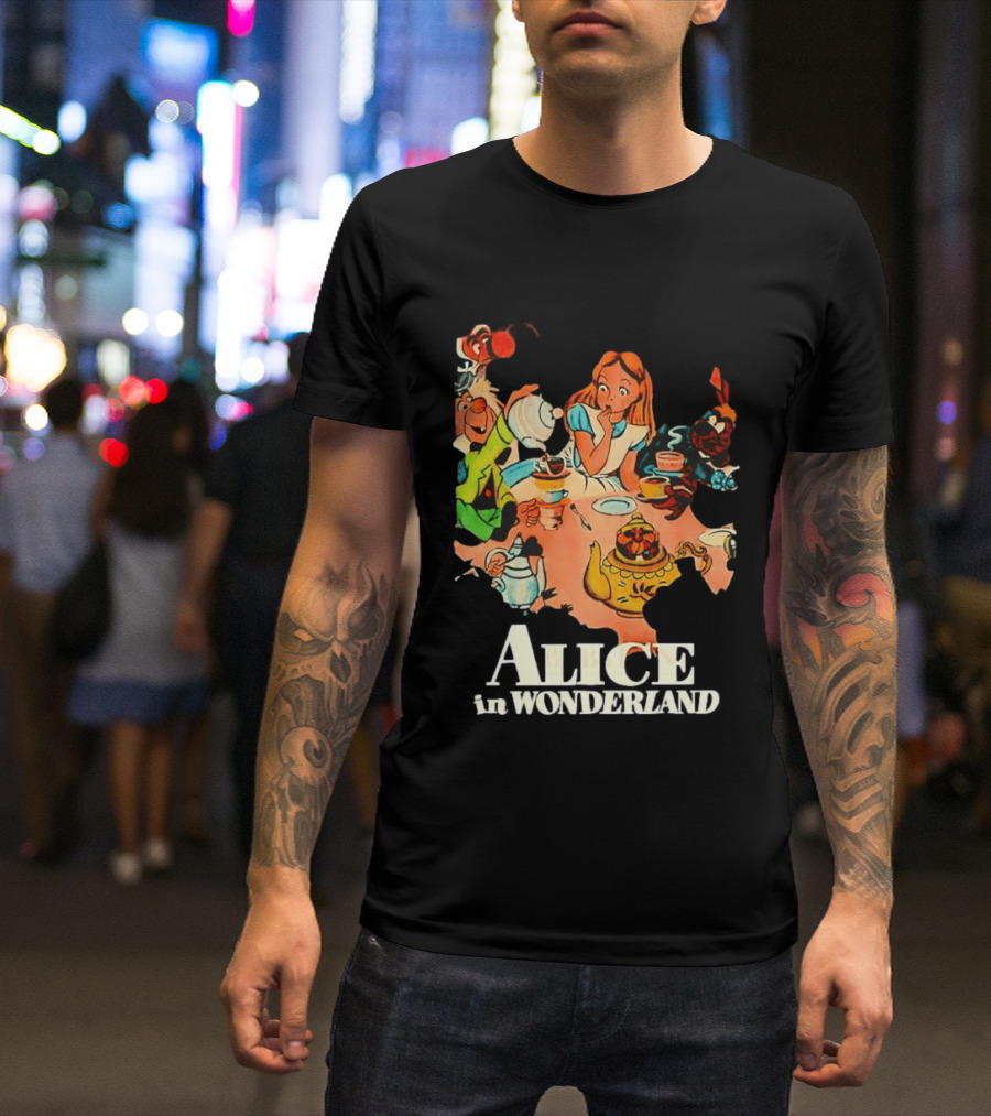 Alice In Wonderland Mad Hatter Tea Party Cartoon Smoking Scene T-Shirt