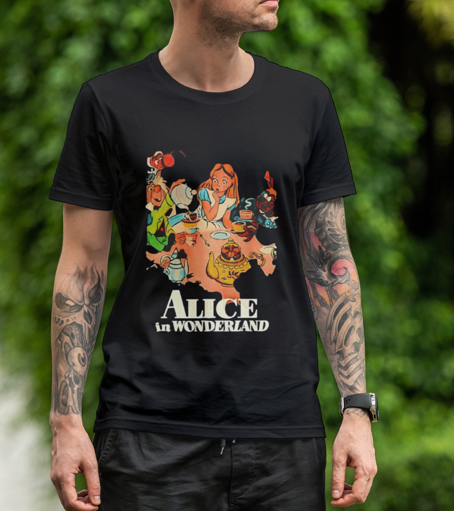 Alice In Wonderland Mad Hatter Tea Party Cartoon Smoking Scene T-Shirt