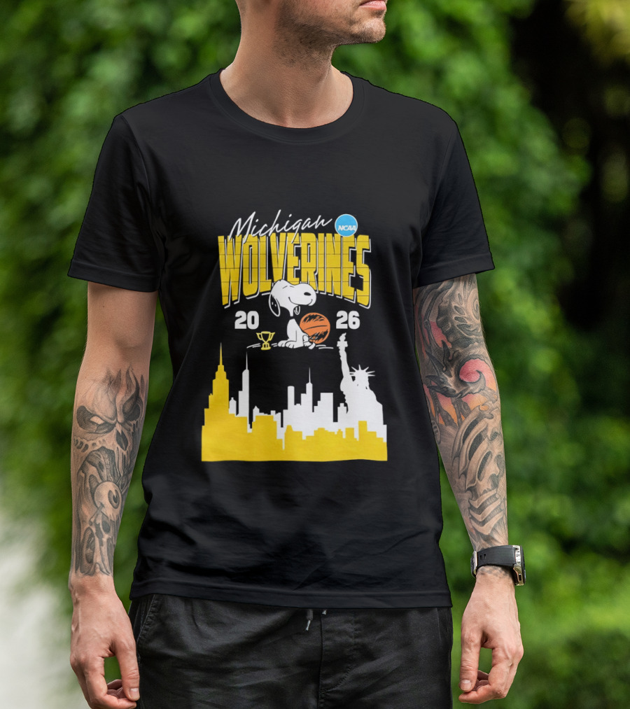 Michigan Wolverines NCAA Basketball Snoopy City Skyline 2026 T-Shirt