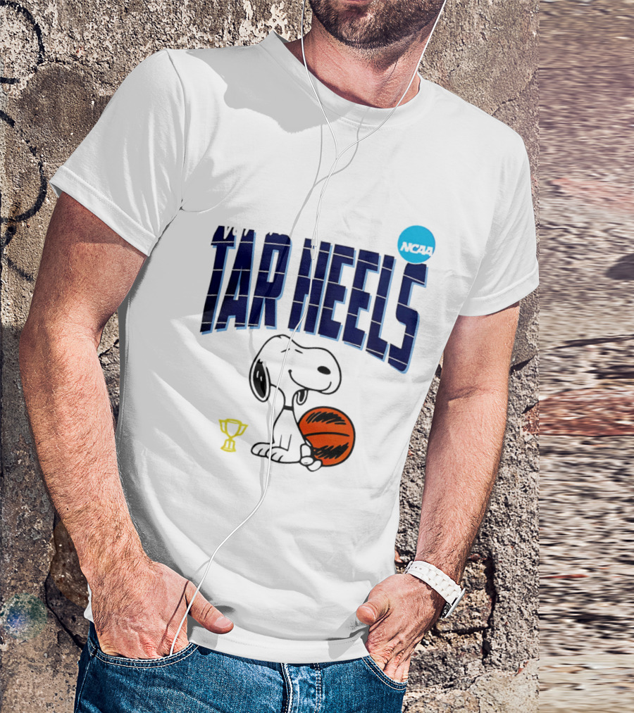 North Carolina Tar Heels Snoopy Basketball NCAA March Madness 2026 T-Shirt