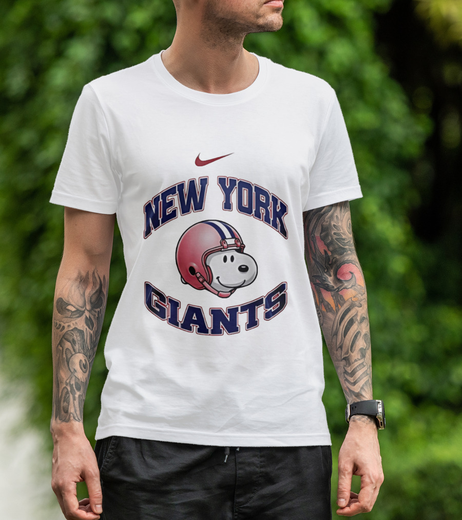 Nike New York Giants Snoopy Football Helmet T-Shirt