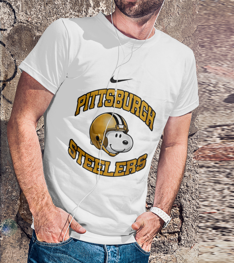 Nike Pittsburgh Steelers Snoopy Helmet 2026 T-Shirt