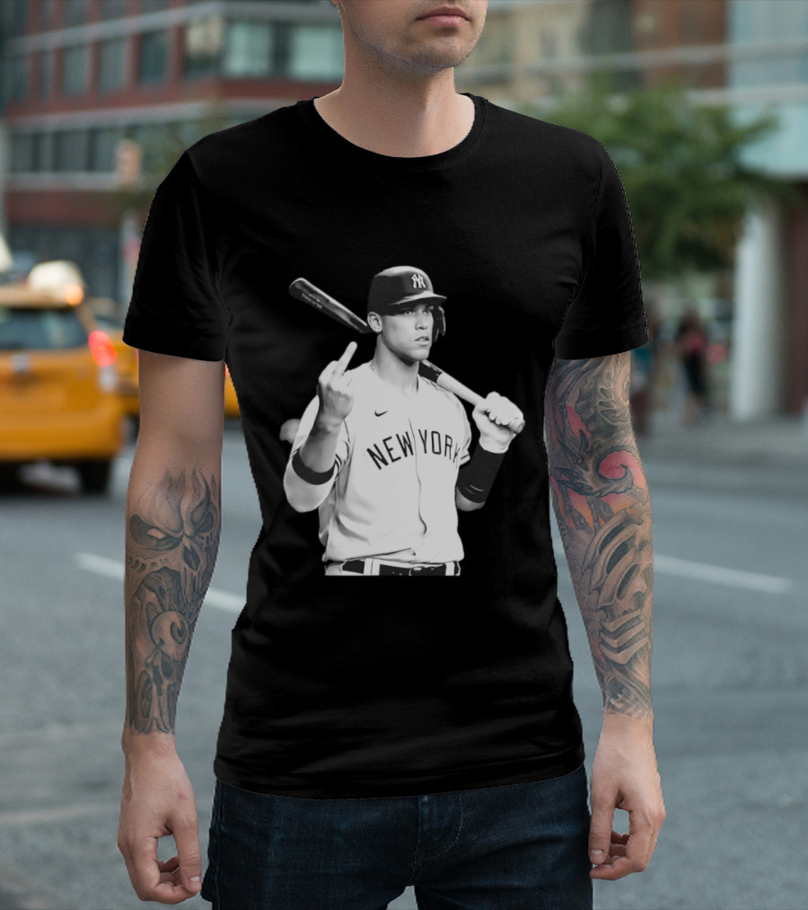 New York Yankees Aaron Judge Baseball Gesture T-Shirt