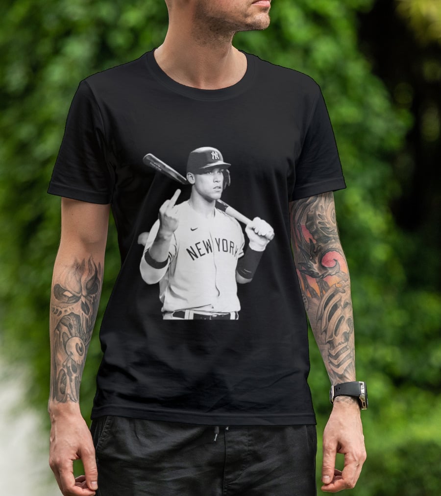 New York Yankees Aaron Judge Baseball Gesture T-Shirt