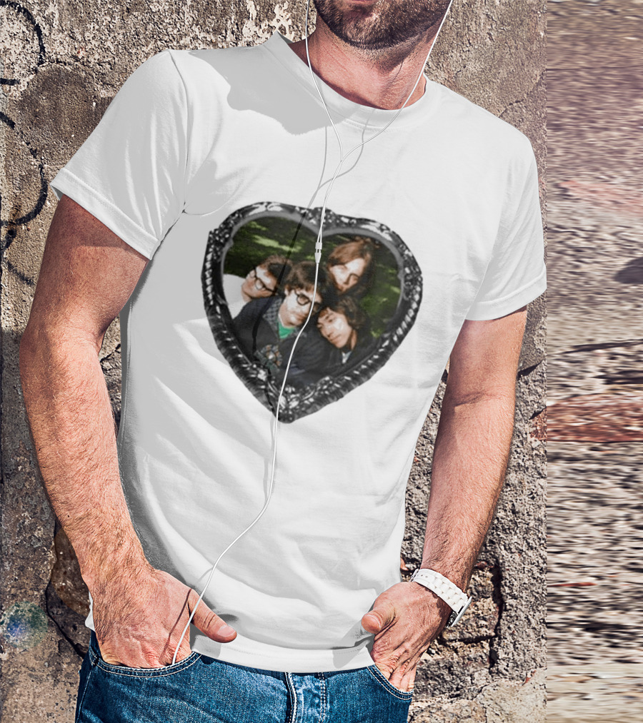 The Lazy Eyes Album Purple Show Heart Frame Band Photo T-Shirt