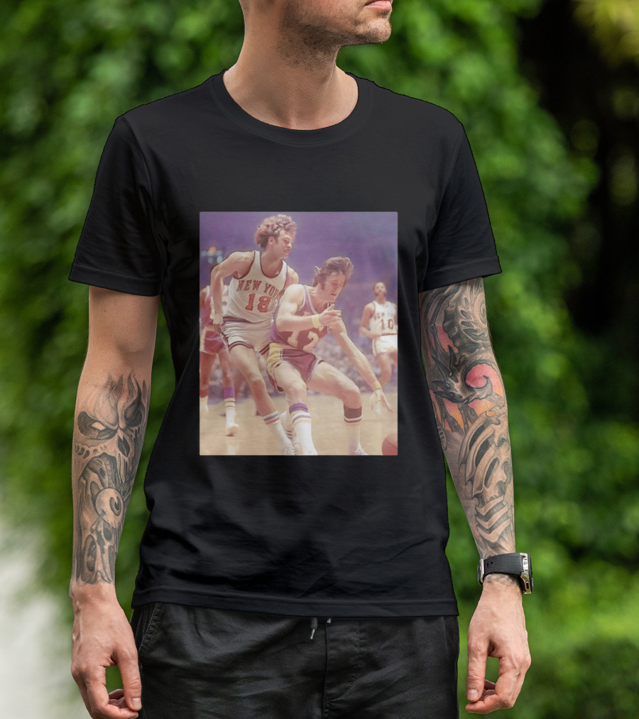 New York 18 Vs Los Angeles 12 Iconic Basketball Legends Phil Jackson Pat Riley Action Moment T-Shirt