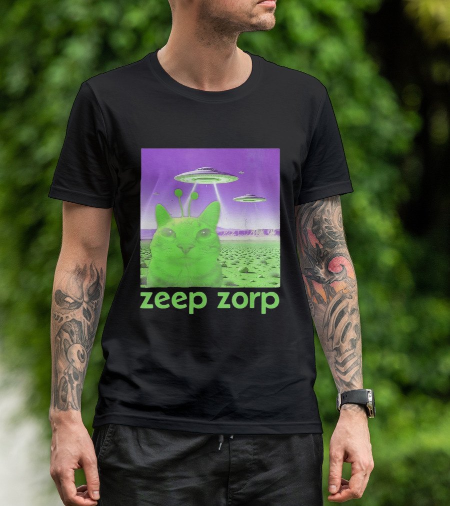 Zeep Zorp Green Cat Alien With UFOs In Space Desert Scenery T-Shirt