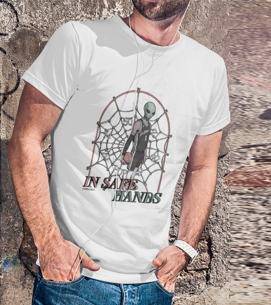 Spurs Victor Wembanyama Alien Spider Theme In Safe Hands T-Shirt