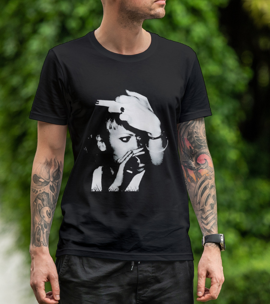 Gwen Stefani Middle Finger Classic Punk Rock Iconic Gesture T-Shirt