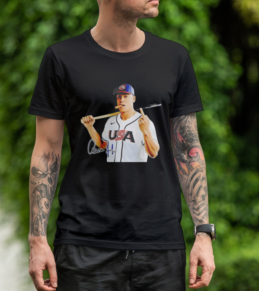 Aaron Judge USA World Baseball Smoking Middle Finger Gesture Iconic Sports Symbolism T-Shirt