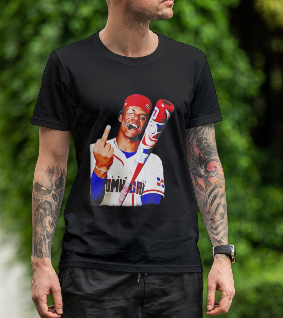 Juan Soto Dominican Republic Baseball Smoking Gesture Middle Finger T-Shirt