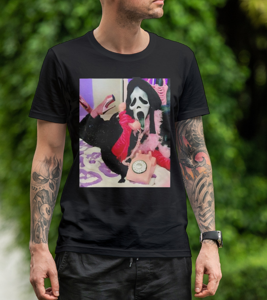 Scream Ghostface Halloween Pink Vintage Telephone Retro Style T-Shirt