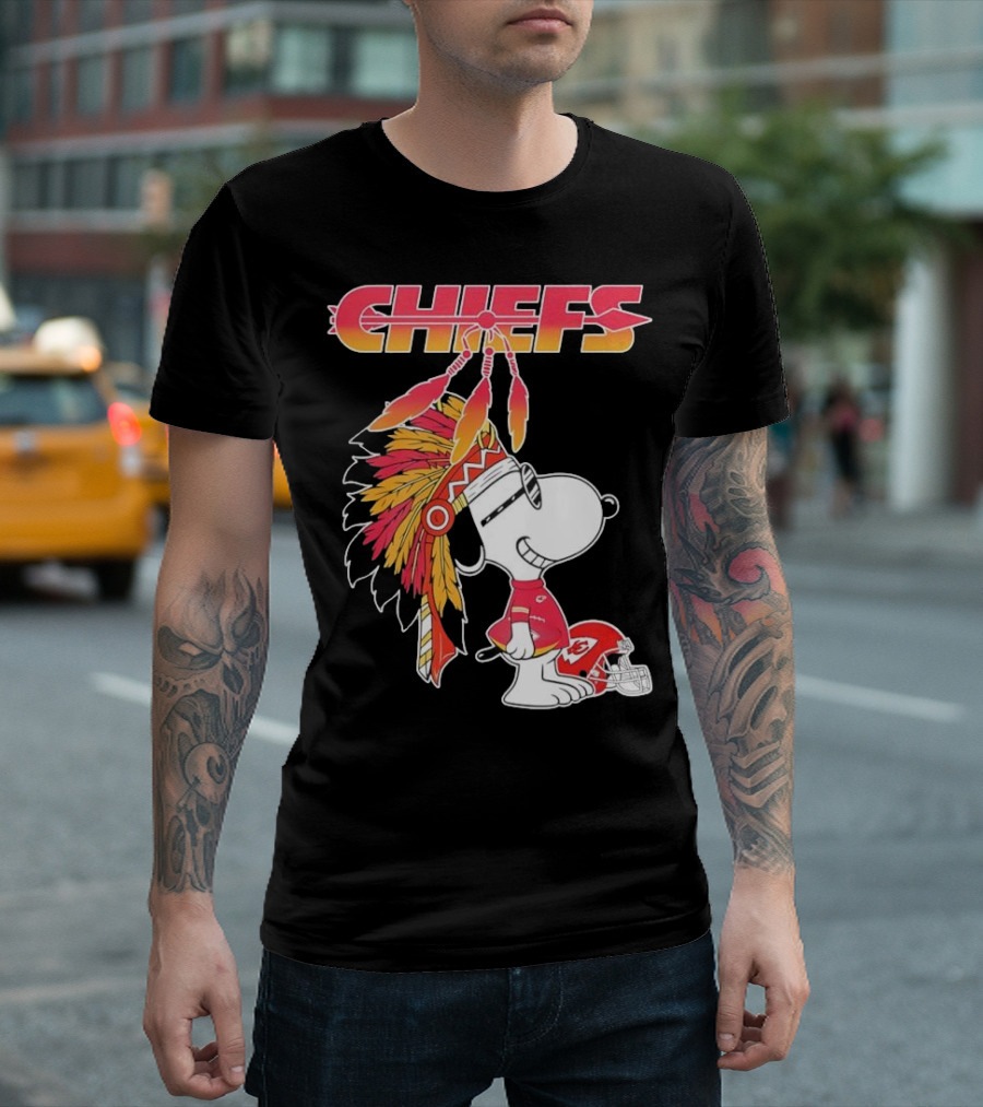 Kansas City Chiefs Snoopy Native American Helmet Charlie Brown NFL Peanuts Crossover T-Shirt