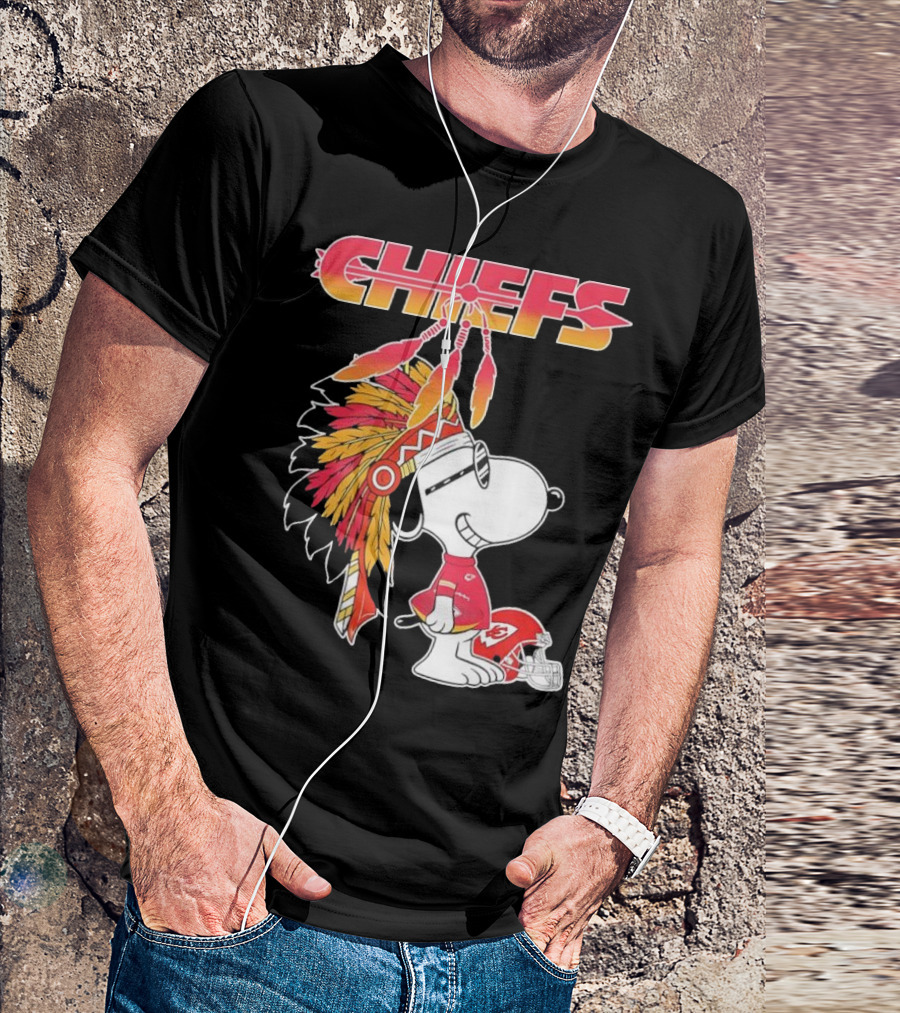 Kansas City Chiefs Snoopy Native American Helmet Charlie Brown NFL Peanuts Crossover T-Shirt