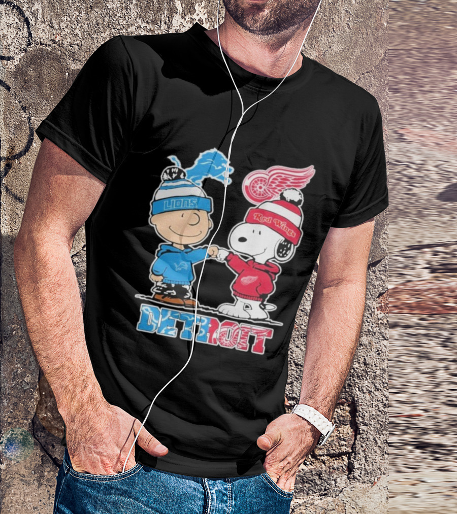 Detroit Snoopy Peanuts Fan Lions Red Wings Christmas T-Shirt