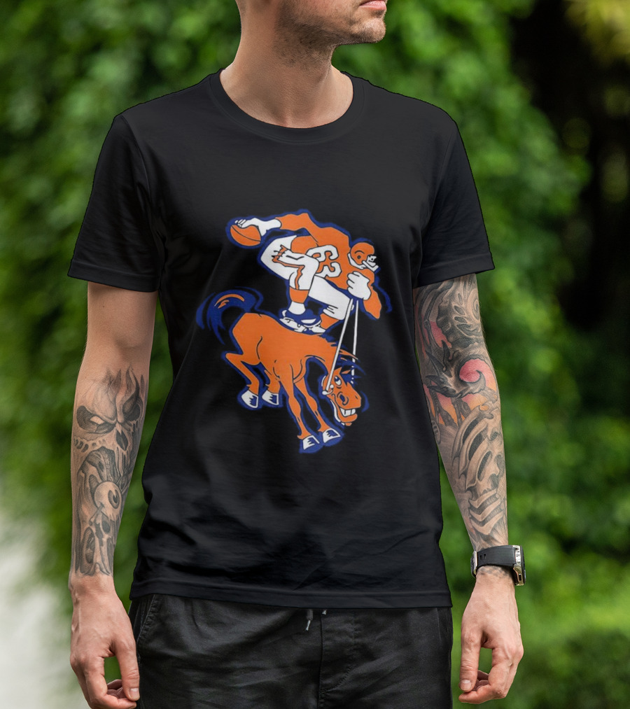 Denver Broncos Vintage Football Horse And Throwing Player T-Shirt
