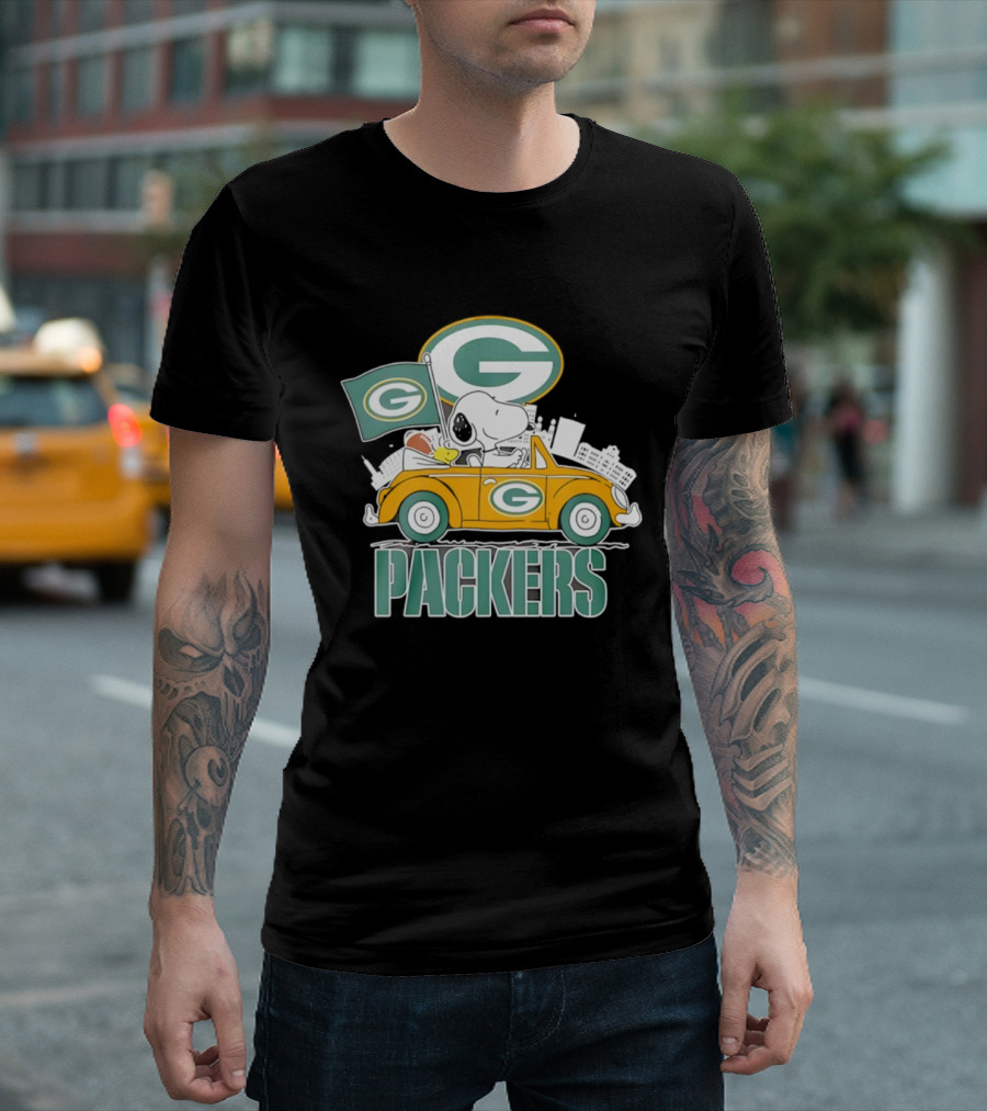 Green Bay Packers Snoopy Woodstock Driving Car Football Fan Art T-Shirt